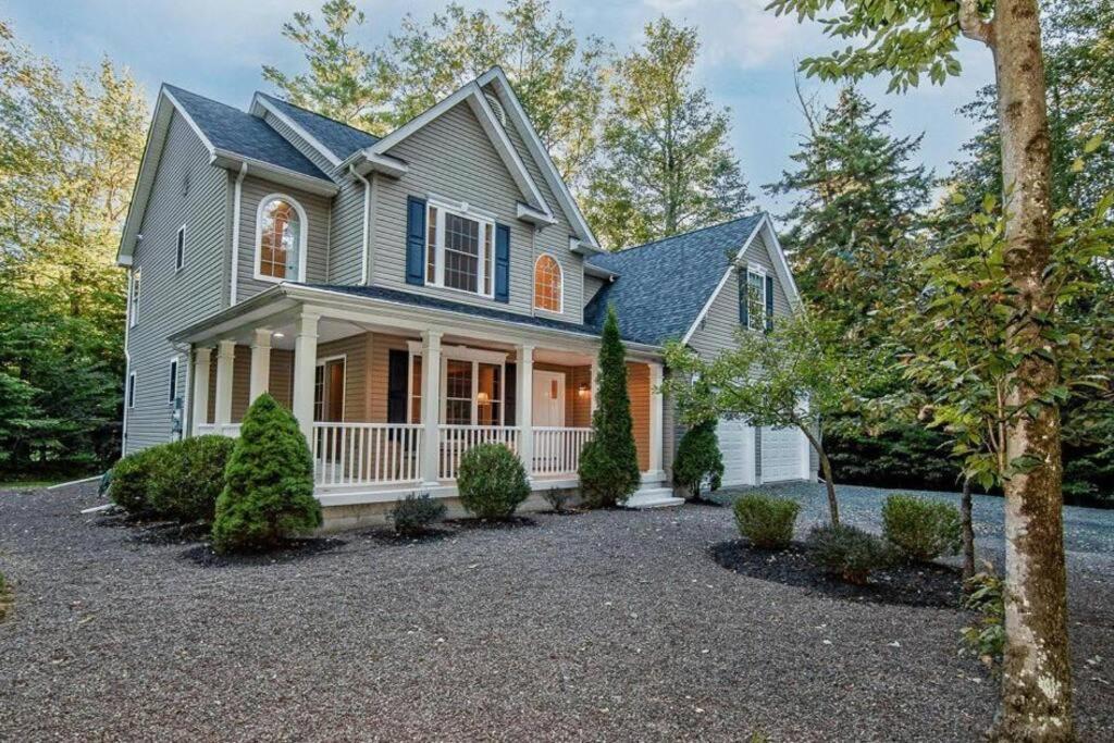Luxury 4 Bedroom House In Pocono Mountains In Golf Course Near Lake Tobyhanna Екстериор снимка