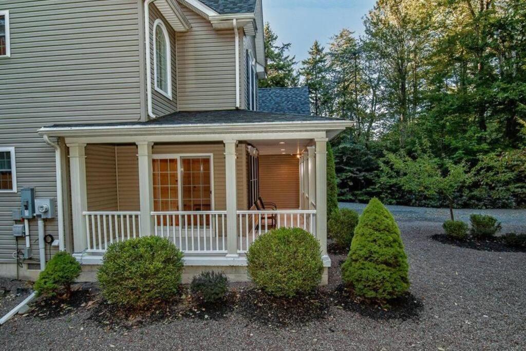 Luxury 4 Bedroom House In Pocono Mountains In Golf Course Near Lake Tobyhanna Екстериор снимка