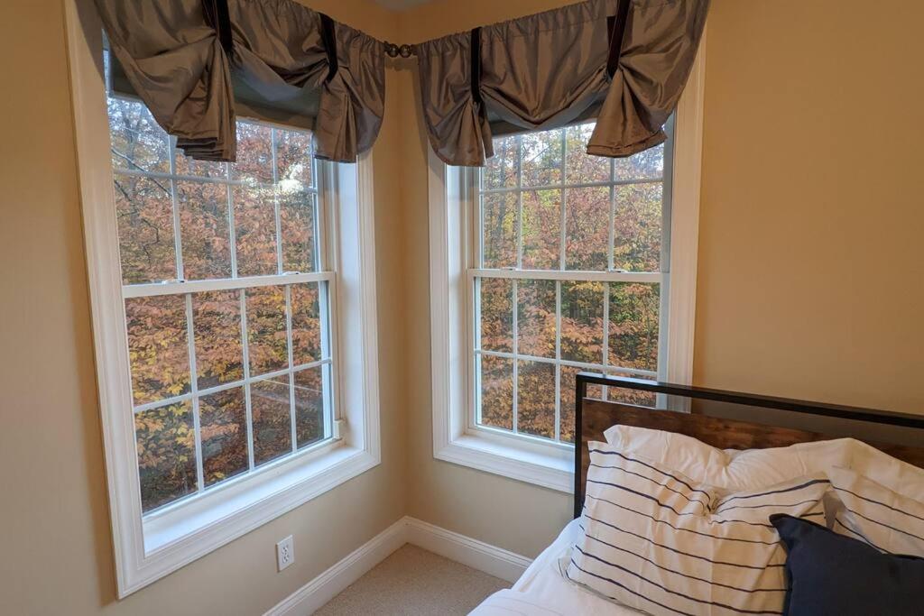 Luxury 4 Bedroom House In Pocono Mountains In Golf Course Near Lake Tobyhanna Екстериор снимка