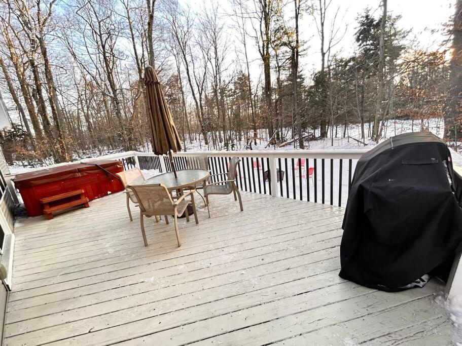 Luxury 4 Bedroom House In Pocono Mountains In Golf Course Near Lake Tobyhanna Екстериор снимка