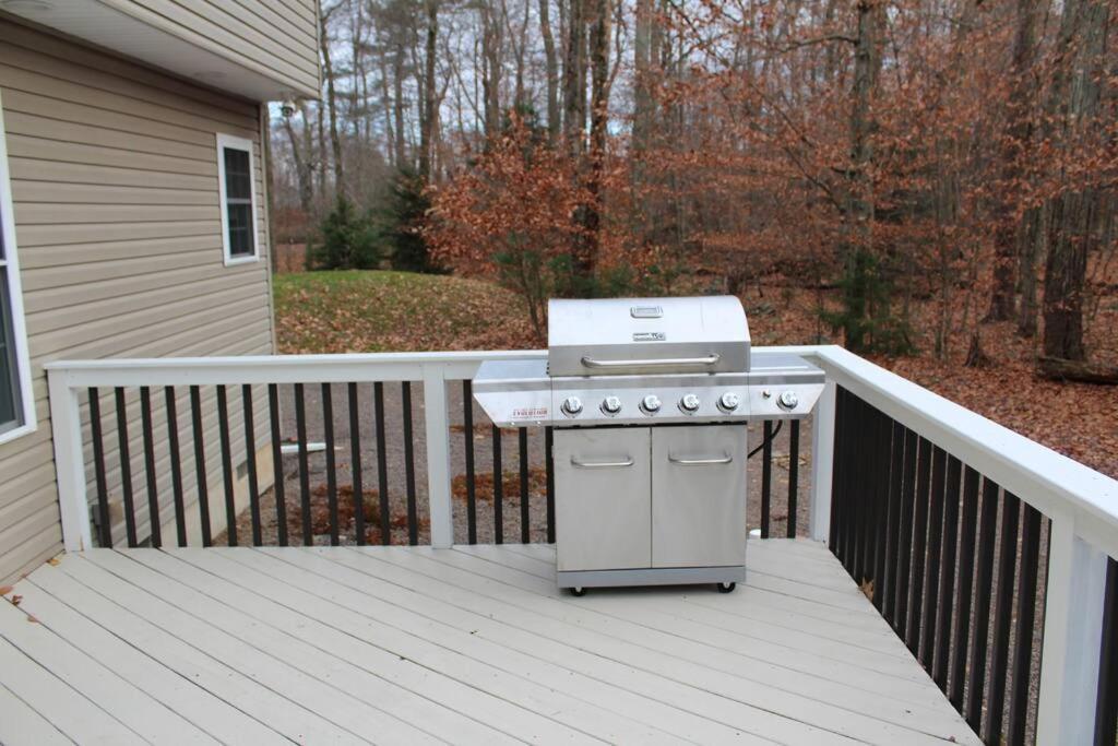 Luxury 4 Bedroom House In Pocono Mountains In Golf Course Near Lake Tobyhanna Екстериор снимка