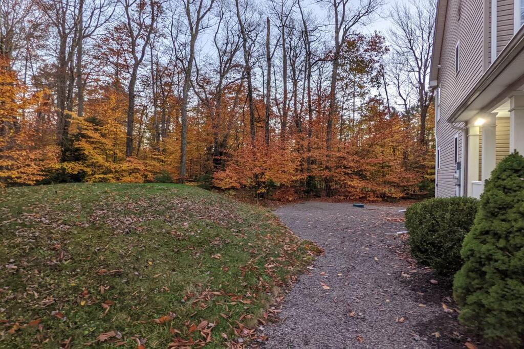 Luxury 4 Bedroom House In Pocono Mountains In Golf Course Near Lake Tobyhanna Екстериор снимка