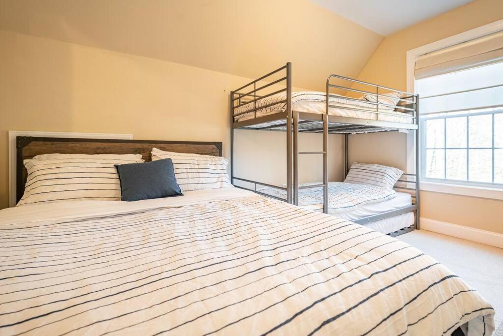 Luxury 4 Bedroom House In Pocono Mountains In Golf Course Near Lake Tobyhanna Екстериор снимка
