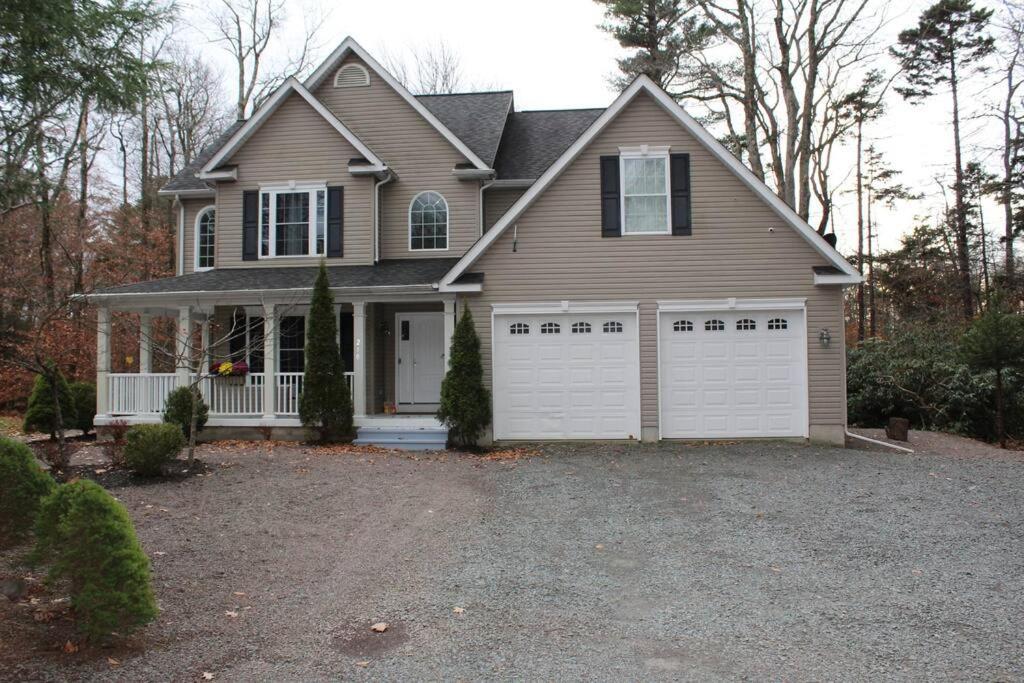 Luxury 4 Bedroom House In Pocono Mountains In Golf Course Near Lake Tobyhanna Екстериор снимка